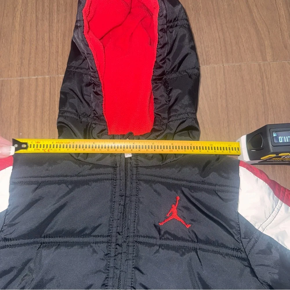 Nike Jordan Hooded Puffer Jacket Coat Sz 4T 3-4 Years Black Red White Boys Youth